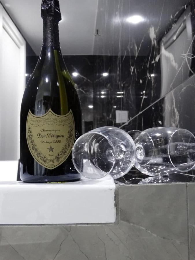 Suite Napoli Sotterranea Con Vasca Idromassaggio Exterior foto